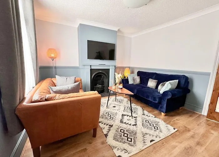 Large House With Fast Trains To London