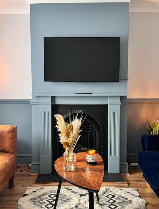 Large House With Fast Trains To London Holiday home *