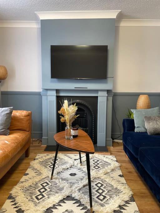 Large House With Fast Trains To London Holiday home *