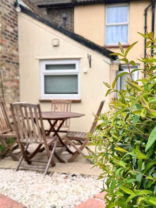 Holiday home Large House With Fast Trains To London *