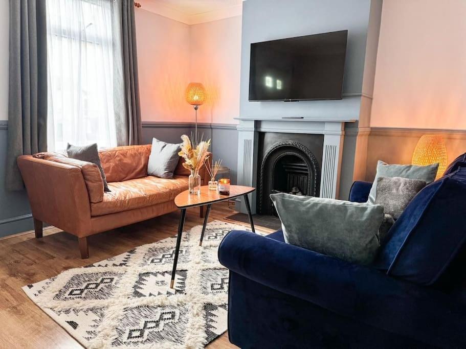 Large House With Fast Trains To London *
